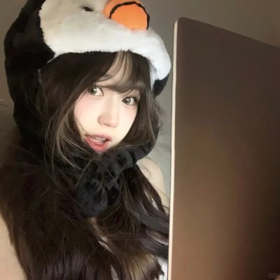 埃舍尔街的红色邮筒